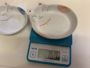 猫　ご飯皿　キッチンスケール　タニタ　測り